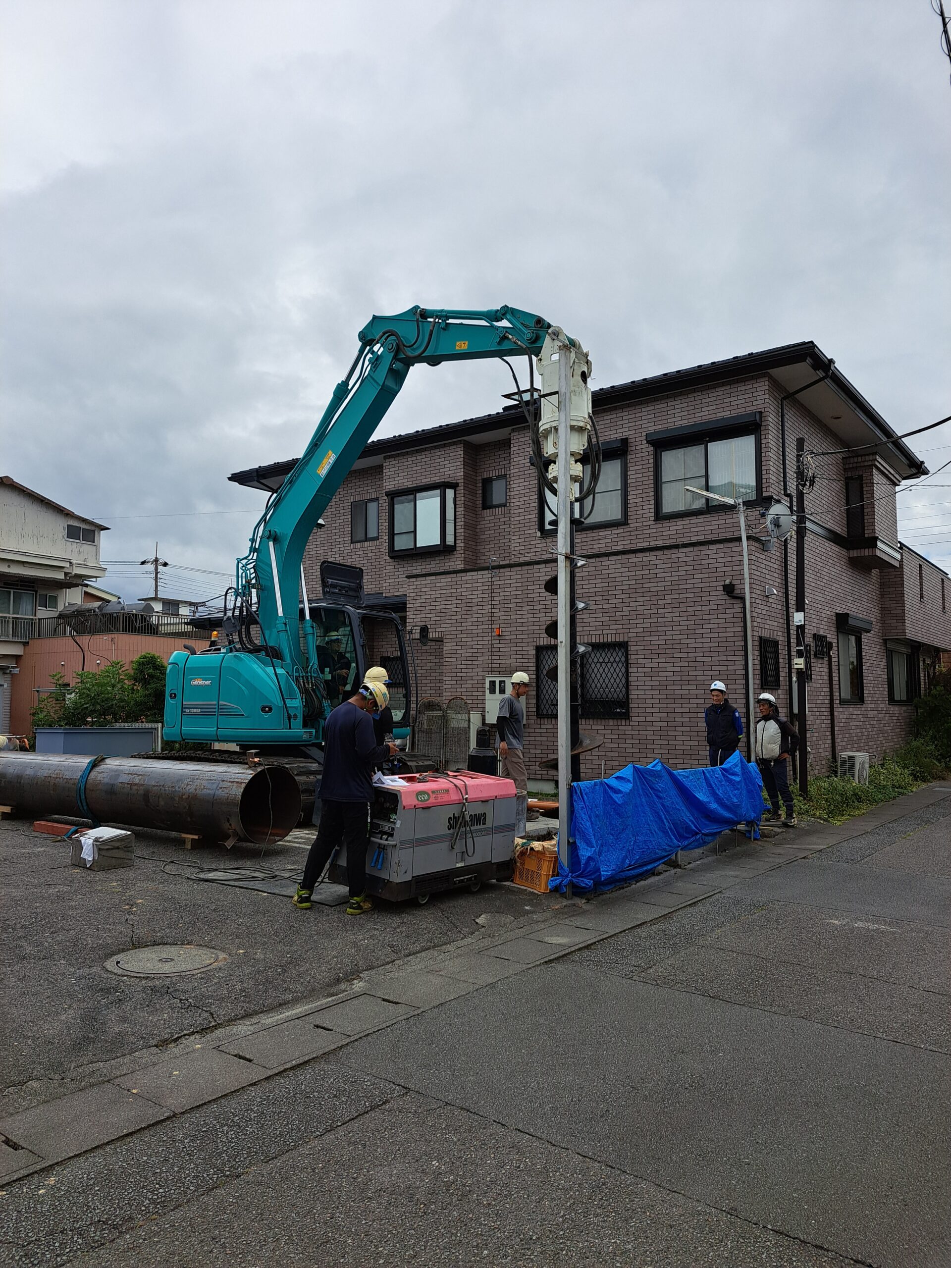 山梨県　携帯電話キャリア基地局工事　鋼管圧入