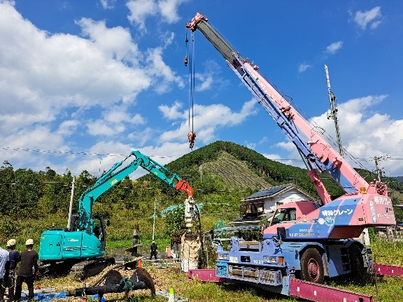 三重県　ダウンザホールハンマー併用　鋼管圧入工事